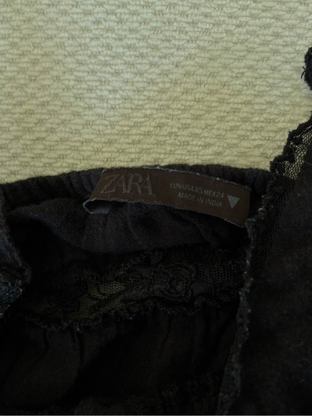 Zara Black Spaghetti Strap Button-Front Tank Top - Picture 4 of 5